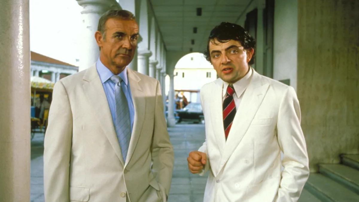 Rowan Atkinson uit 'Mr. Bean' heeft spijt van zijn rol in de onofficiële Bond-film 'Never Say Never Again'