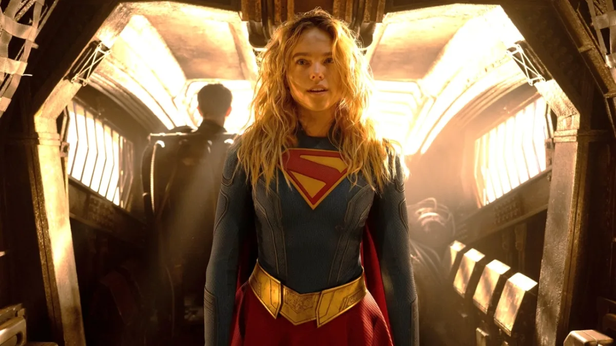 Nieuwe trailer van 'Supergirl' onthult een duisterdere en actievere versie van het personage in vergelijking met 'Superman'