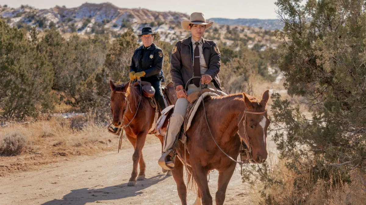 Netflix brengt het vierde seizoen van 'Dark Winds' uit, nieuwe trailer voor seizoen 2 van 'Beef' beschikbaar en scifi-serie 'Real Humans' nog steeds te streamen