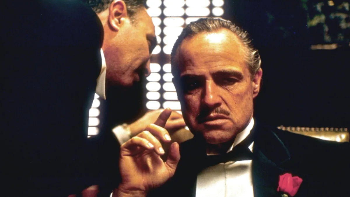 Oliver Stone uit kritiek op 'The Godfather' en stelt dat de films de maffia romantiseren