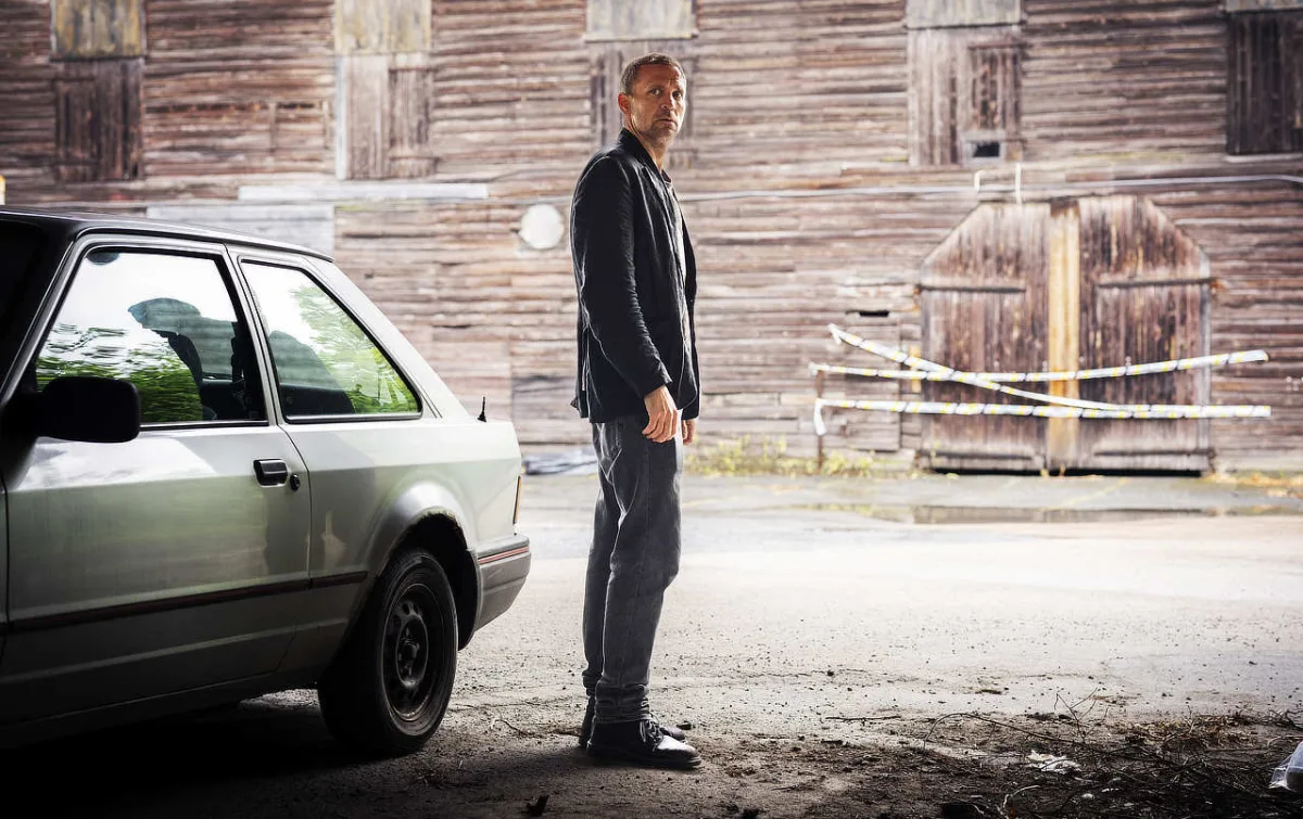 Jo Nesbø's 'Detective Hole' volgt rechercheur Harry Hole in zijn strijd tegen een seriemoordenaar en corruptie in Oslo