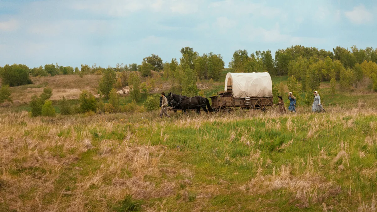 Netflix brengt nieuwe serie 'Little House on the Prairie' met Alice Halsey en Luke Bracey naar streaming
