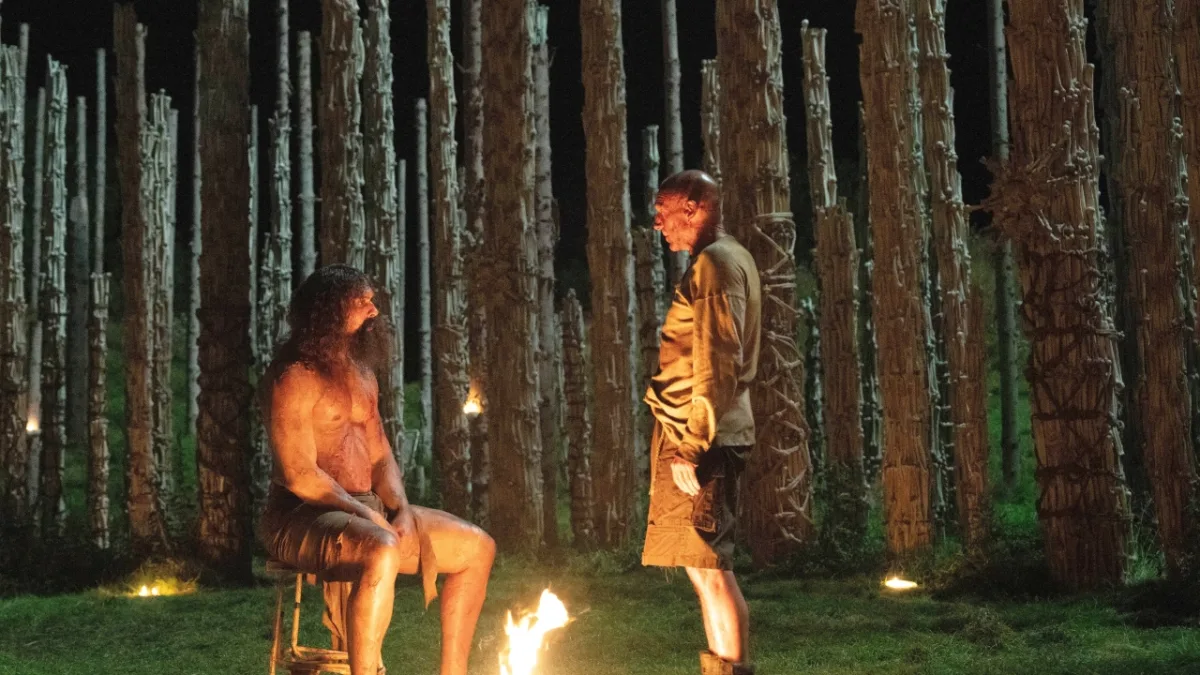 Nia DaCosta's zombiefilm 28 Years Later: The Bone Temple met Ralph Fiennes nu beschikbaar op Netflix