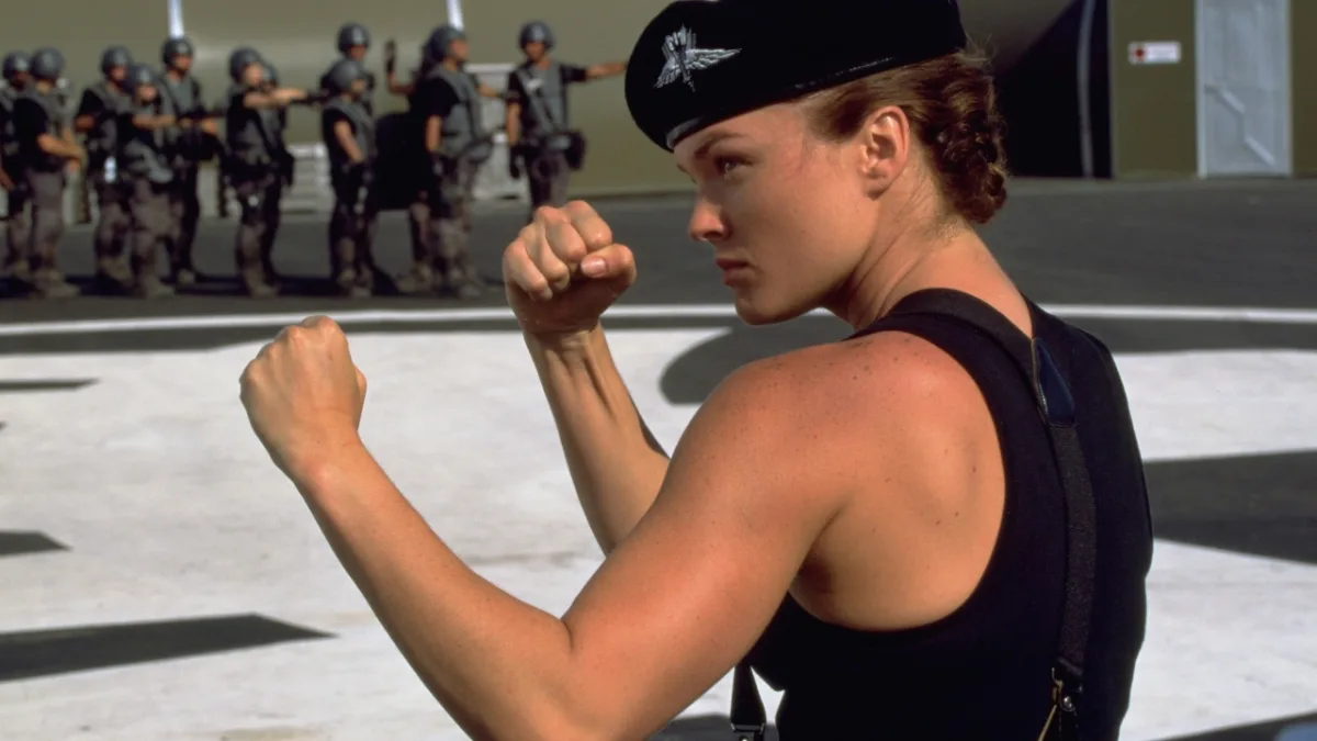 Paul Verhoevens Starship Troopers als satirische kritiek op fascisme en militarisme verkeerd begrepen door publiek