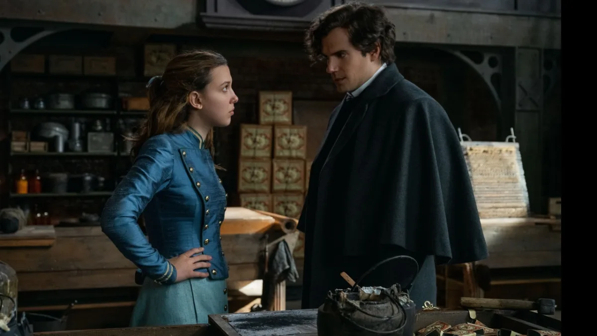 Nieuwe afbeeldingen van Enola Holmes 3 met Henry Cavill en Millie Bobby Brown als broer en zus