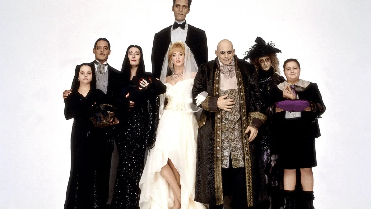 Carel Struycken, de Nederlandse acteur bekend als Lurch uit The Addams Family, heeft een indrukwekkende carrière in Hollywood gehad