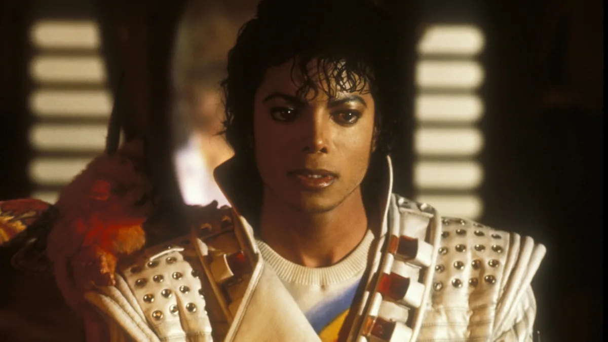 Michael Jackson's zenuwachtige optreden als Agent M in Men in Black II zorgde voor stress bij regisseur Barry Sonnenfeld