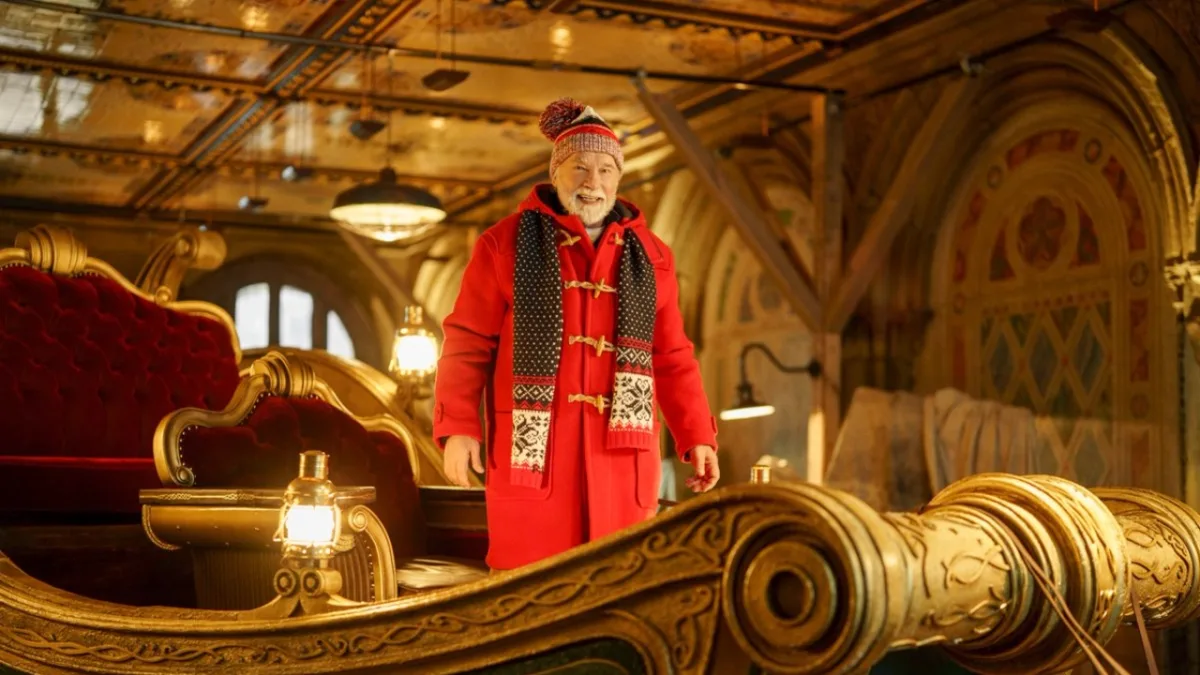 Arnold Schwarzenegger speelt de kerstman in de nieuwe film The Man with the Bag, eerste foto onthuld