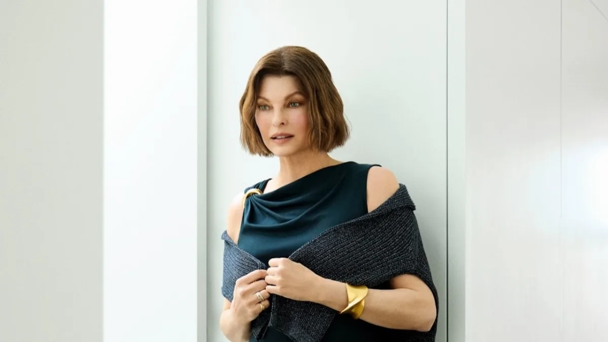 Linda Evangelista waarschuwt voor risico's van cosmetische ingrepen na misvormende vetbevriezing