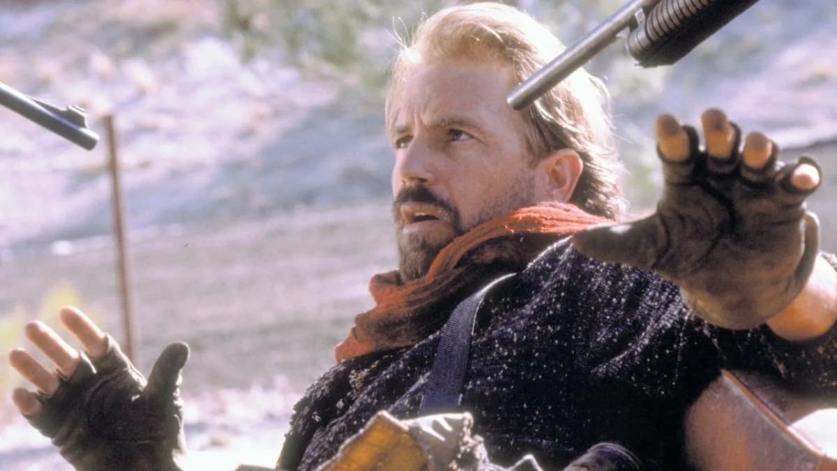 Kevin Costner's film The Postman met een budget van 80 miljoen dollar flopte en bracht slechts 20 miljoen dollar op