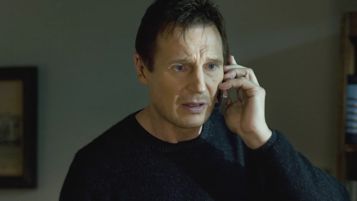 Liam Neeson blijft actief in actiefilms op 74-jarige leeftijd ondanks eerdere plannen om te stoppen