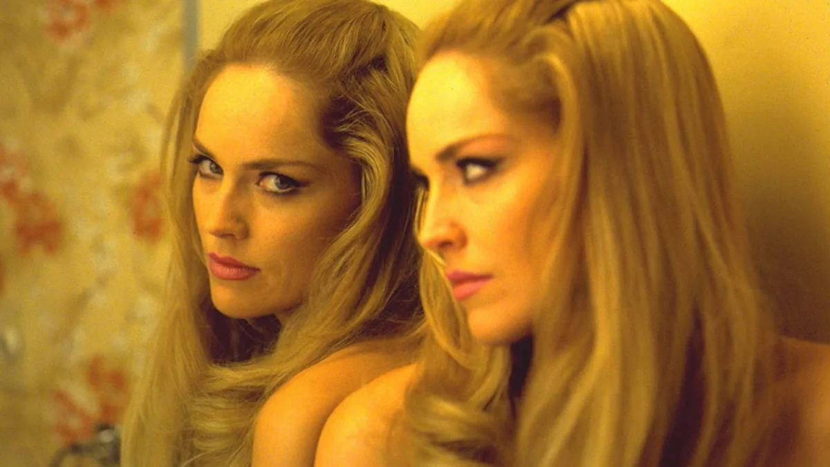 Sharon Stone eist dat zij al haar filmkleding, inclusief ondergoed, mag houden na ongepaste verkoop door studio's