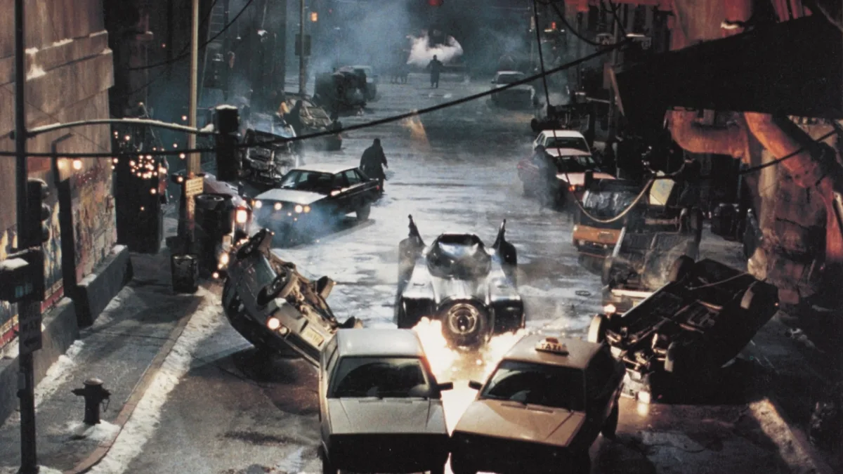LEGO lanceert nieuwe Batmobile uit Batman Returns met 2269 onderdelen en werkende Batmissile