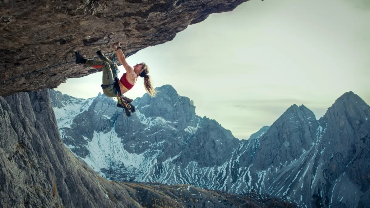 Remake van Cliffhanger met Lily James krijgt bioscooprelease op 24 februari 2027