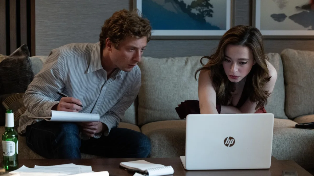 De trailer van 'The Social Reckoning' met Mikey Madison als Facebook-klokkenluider Frances Haugen uitgebracht
