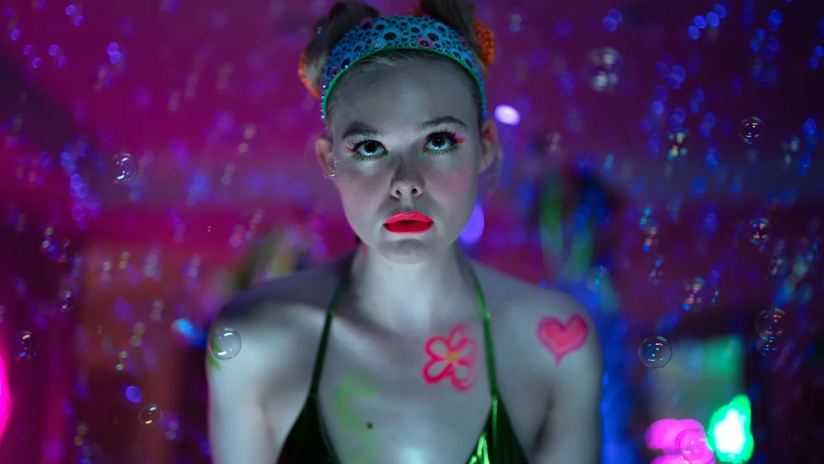 Elle Fanning bespreekt haar comfort met naaktscènes in Margo's Got Money Troubles