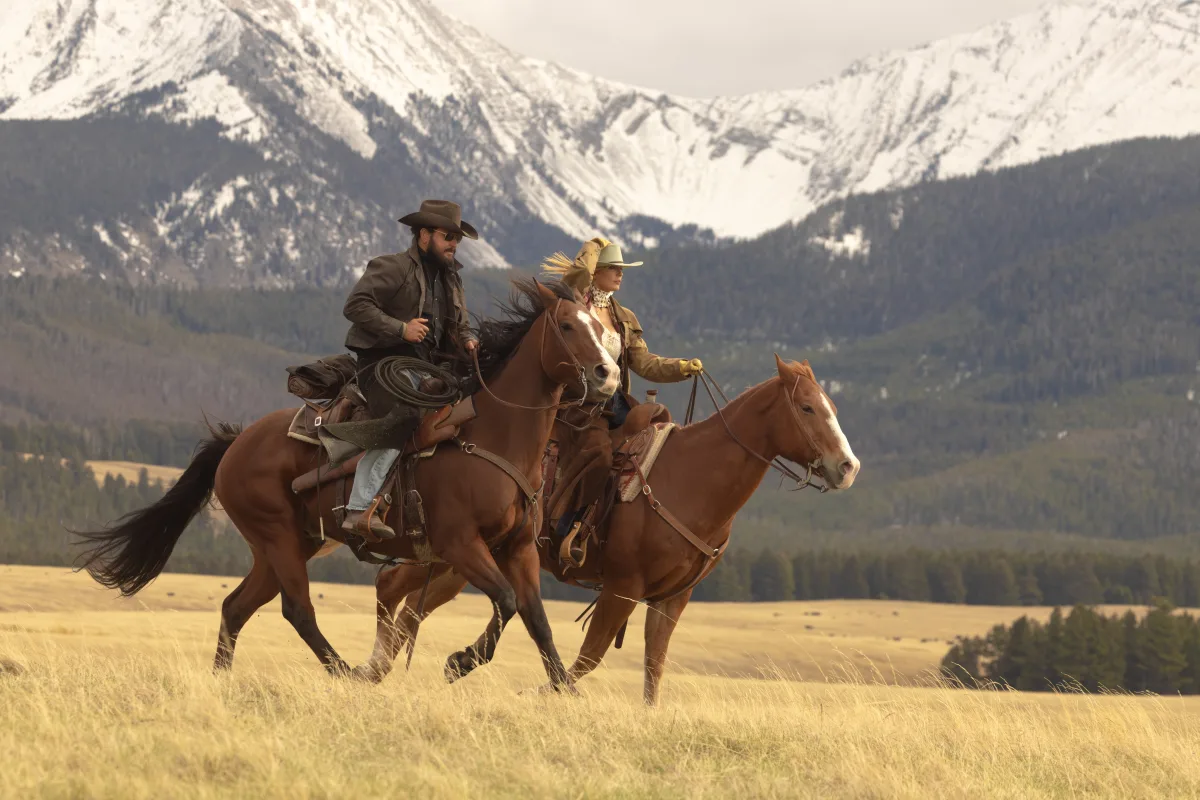 Chad Feehan verlaat 'Dutton Ranch' als showrunner na conflicten met Kelly Reilly en Cole Hauser