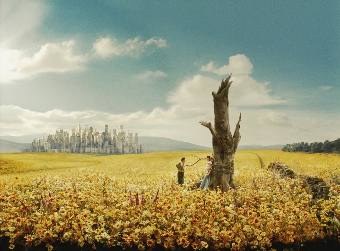 Anne Hathaway produceert nieuwe 'Ella Enchanted' serie voor Disney+ met focus op kostschoolervaring
