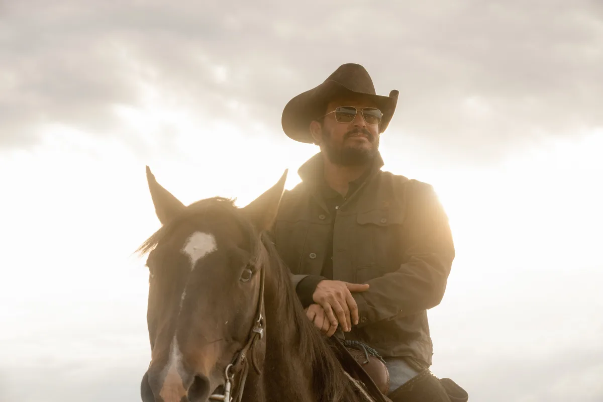 Lauren Salkin klaagt Taylor Sheridan en Paramount aan voor vermeende diefstal van het concept achter Yellowstone
