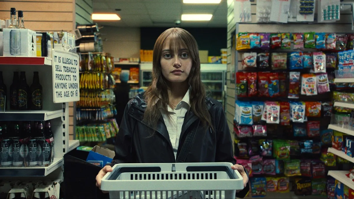 Sweetpea keert terug met nieuw seizoen en eerste beelden van Ella Purnell als Rhiannon Lewis