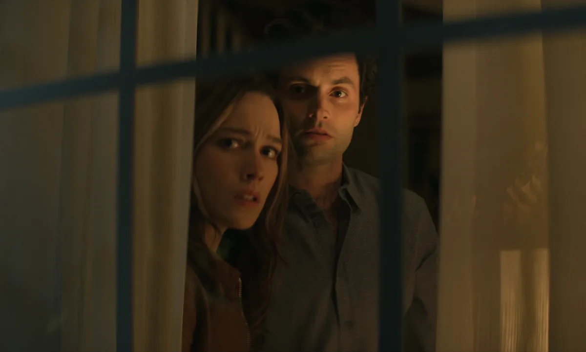 Penn Badgley speelt de hoofdrol in de Prime Video-serie Everyone in My Family Has Killed Someone