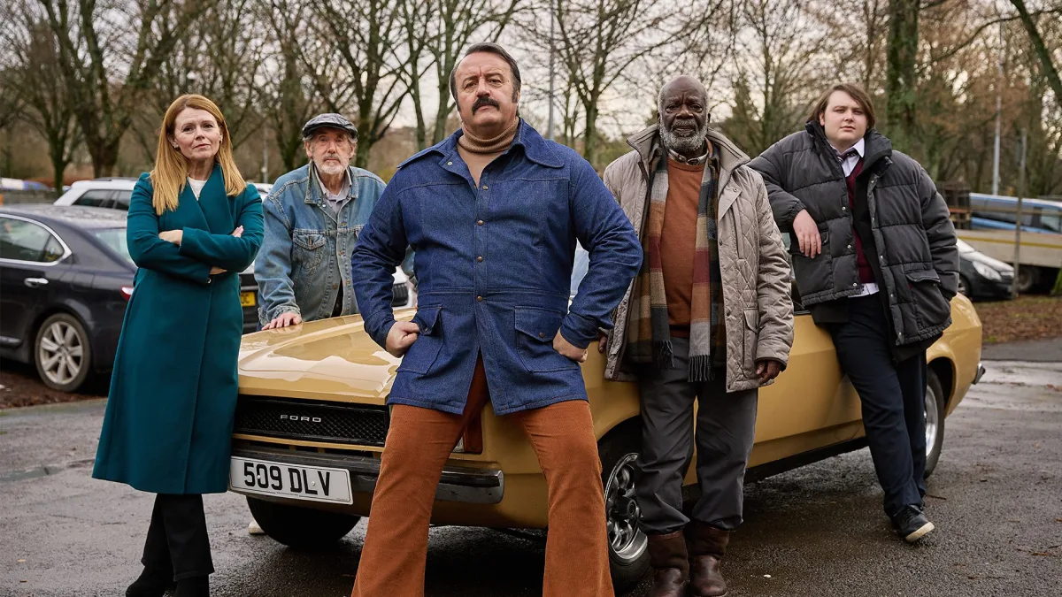 Nieuwe comedy 'Mammoth' van de makers van 'Modern Family' volgt een gymleraar die na veertig jaar ontdooit